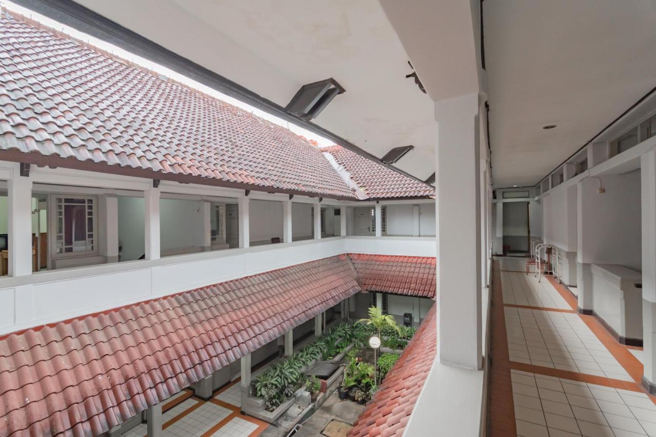 Hotel Koolkost Near Bandung Station Esterno foto