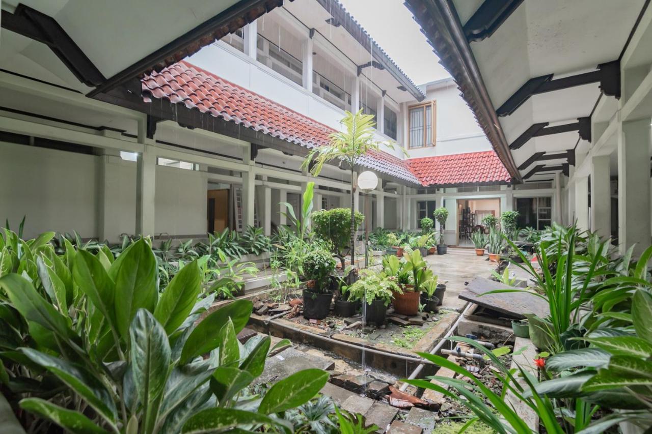 Hotel Koolkost Near Bandung Station Esterno foto